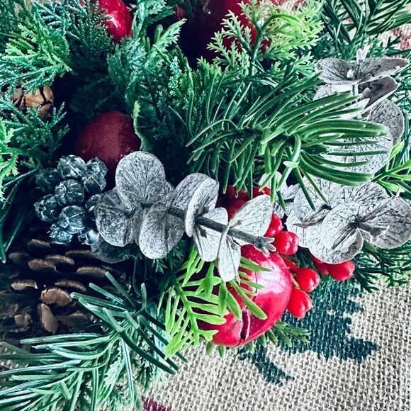 Vintage Winter Apples Evergreen Small Decorative Wreath Candle Ring - Picture 3 of 7